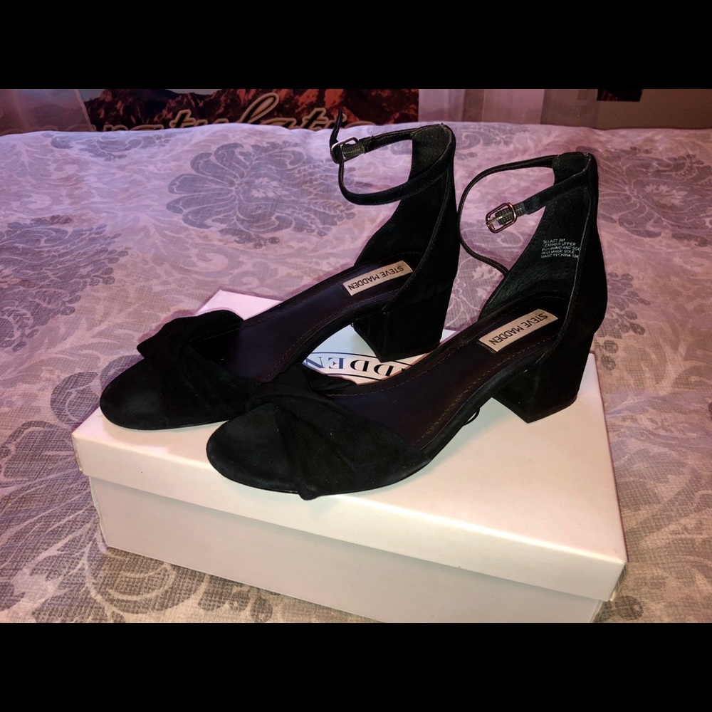 Steve Madden suede heel